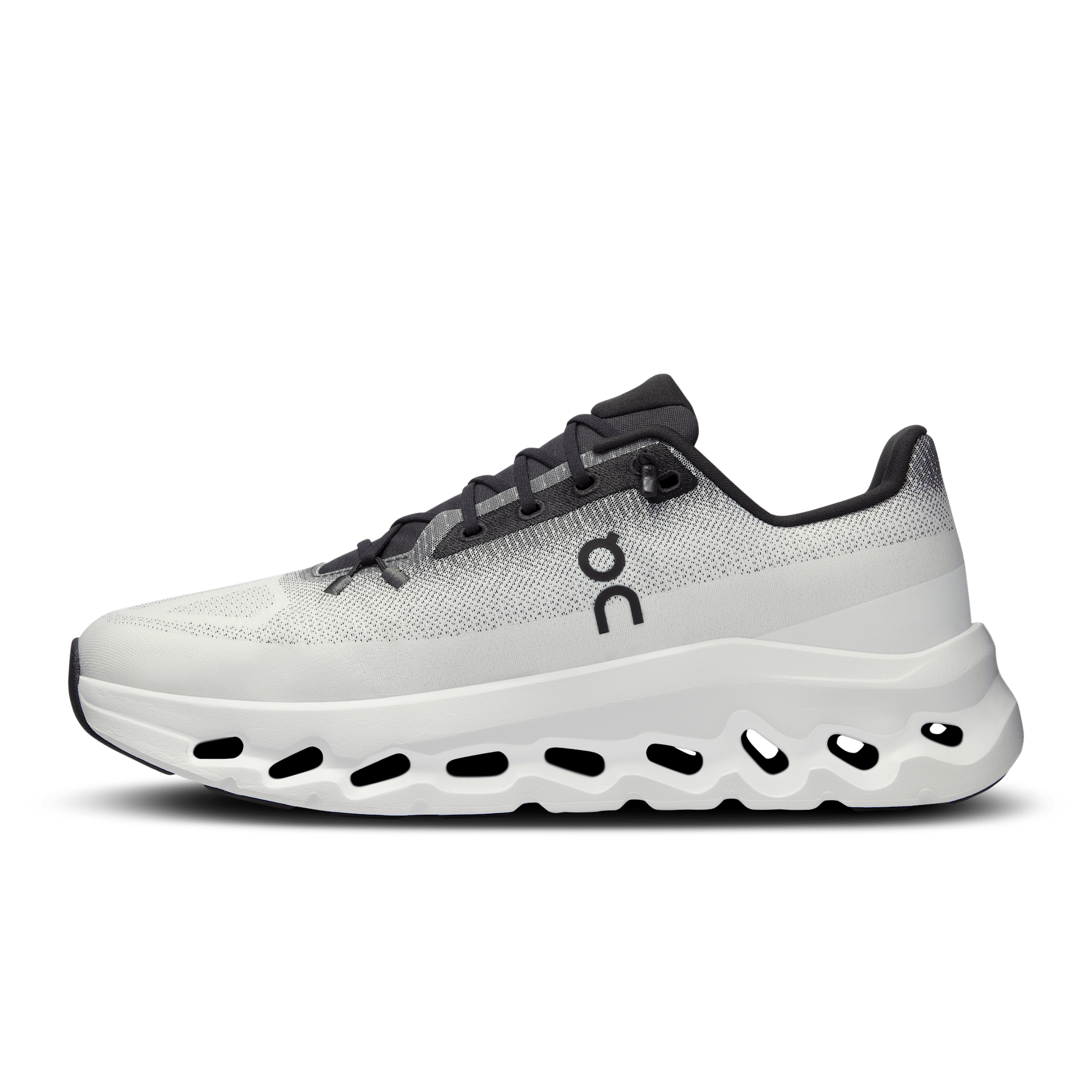 Cloud Tilt On Running Black | Ivory Cloud Tilt On Running Black | Ivory